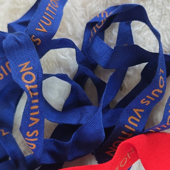 Louis Vuitton Red and Blue Ribbon Collection - Picture 2 of 3